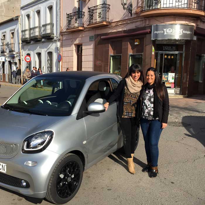 Las simpticas Vernica y Elisabeth, de Joyera Loan