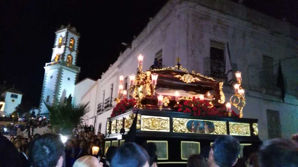 Noche y madrugada de Viernes Santo a S�bado Santo