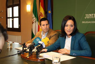 Jos Ignacio Expsito, con la delegada del Gobierno