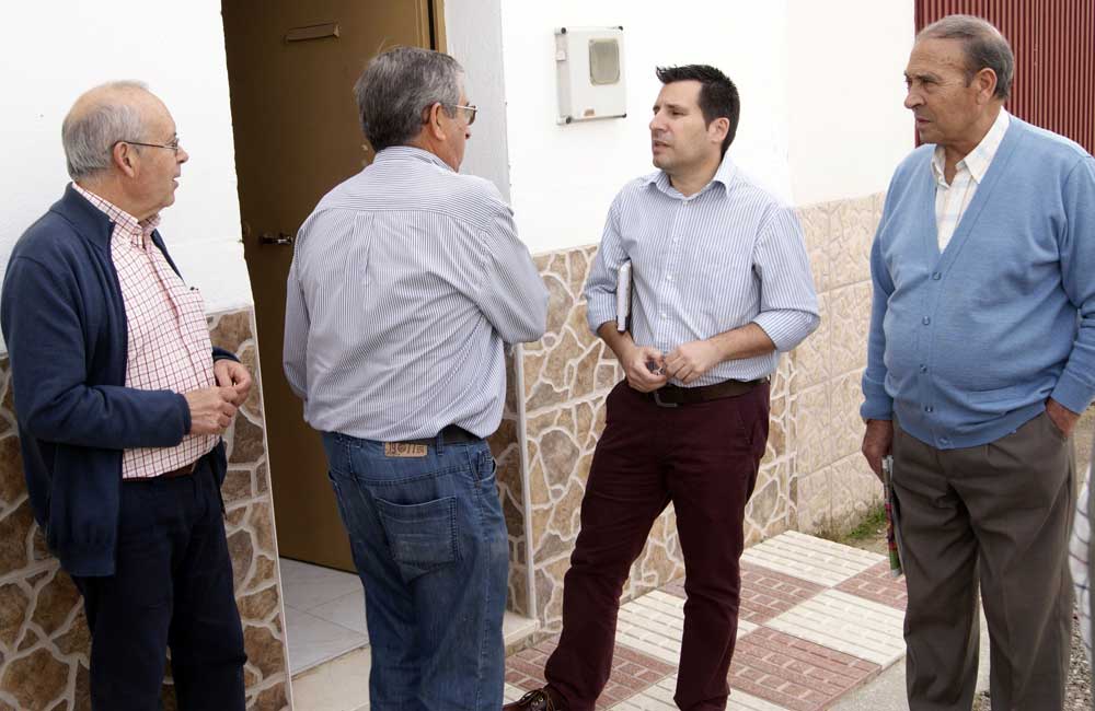 Expsito con la Asociacin de Vecinos Virgen de la Luz