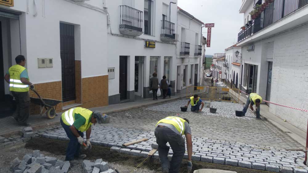 Reparaci�n de calles y acerados 