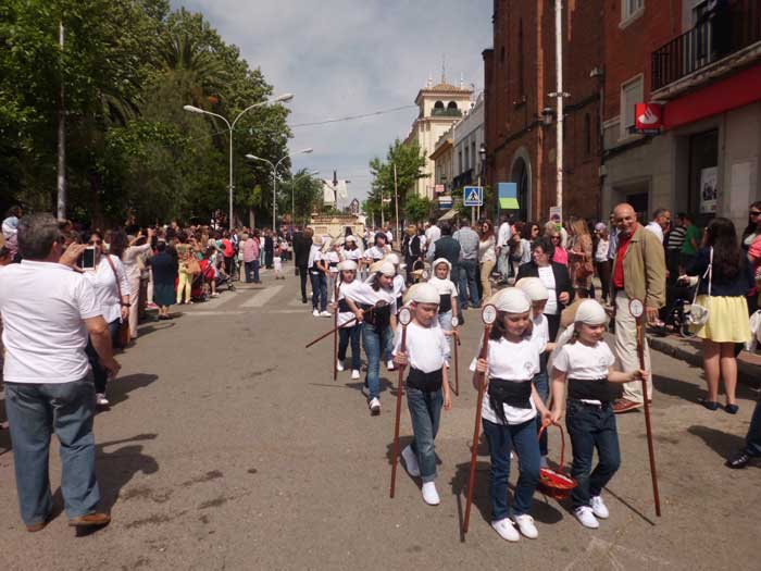 La Cruz Chiquita sale en procesin