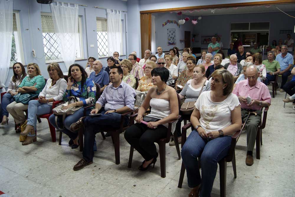 Acto en la barriada Santiago Garca Fuentes