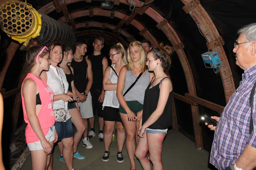 Visita de los alumnos polacos al patrimonio minero de Pearroya