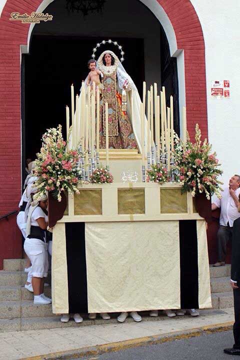 Procesin por las calles de Pearroya