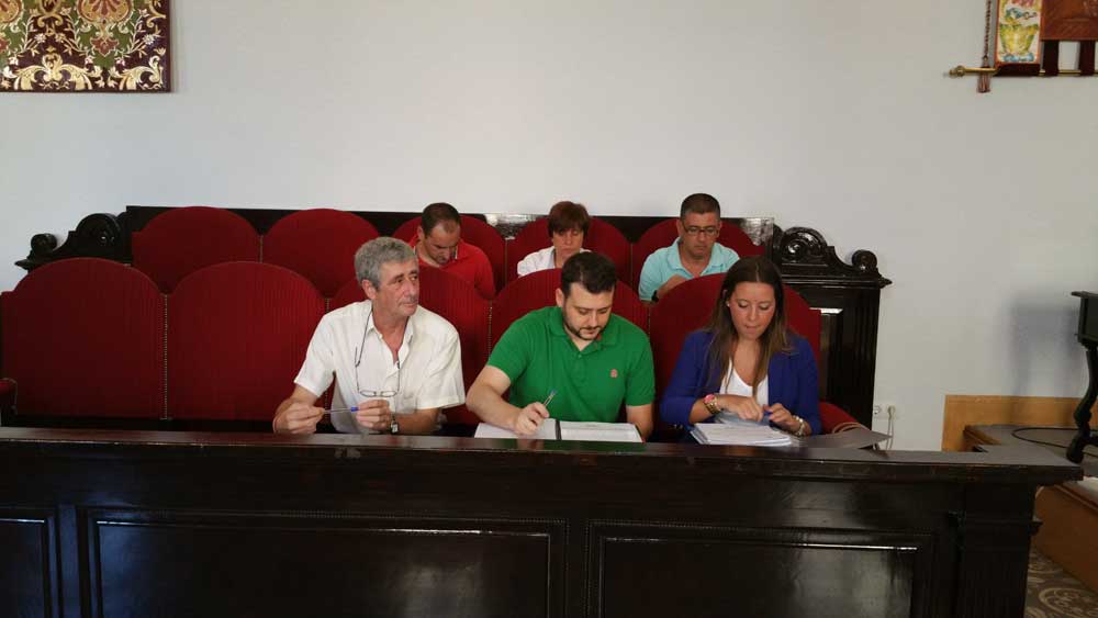 Concejales de IU en la bancada de atrs