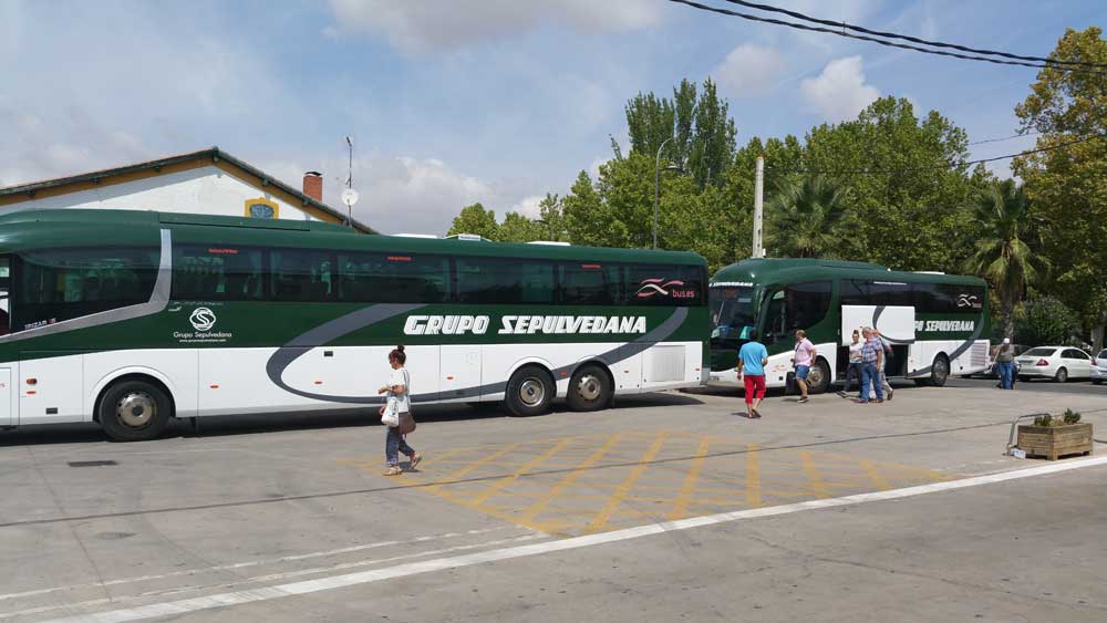 La nueva parada provisional de autobs entra en funcionamiento 