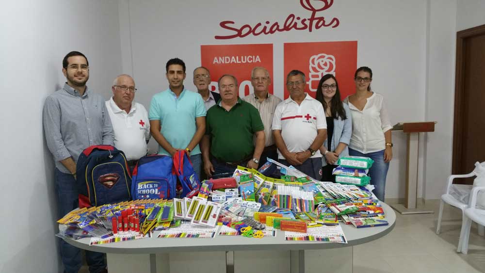 Material escolar recogido en la campaa solidaria