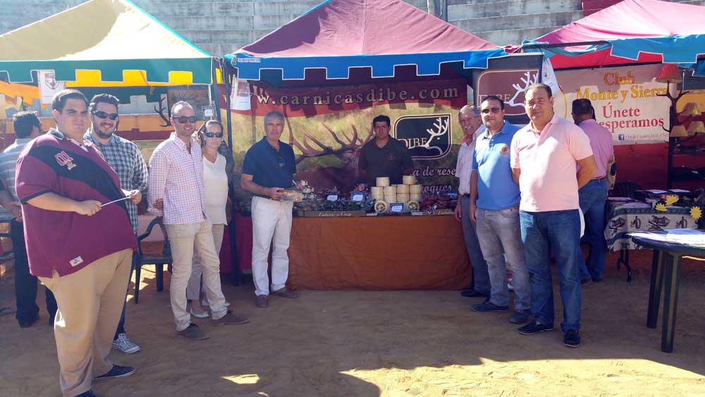 Autoridades en la Feria cineg�tica 