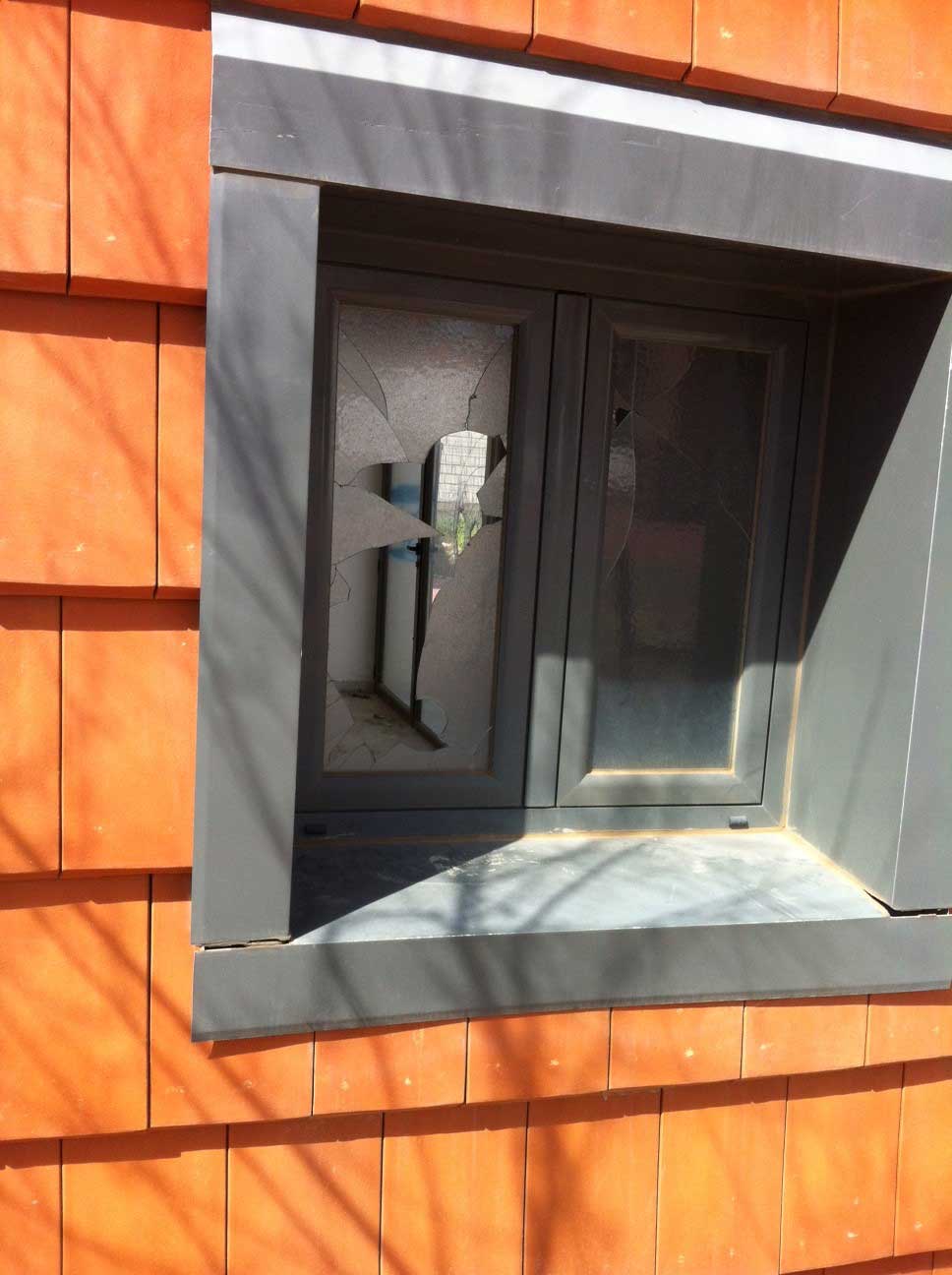 Actos vandlicos en Pearroya