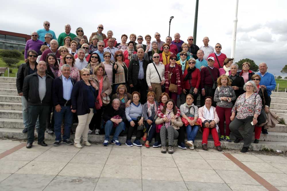 La Asociacin de Vecinos El Pen visita Portugal