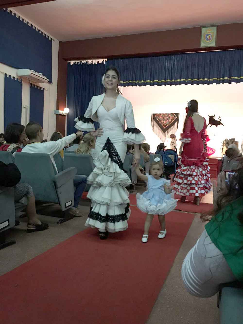 Desfile de moda flamenca