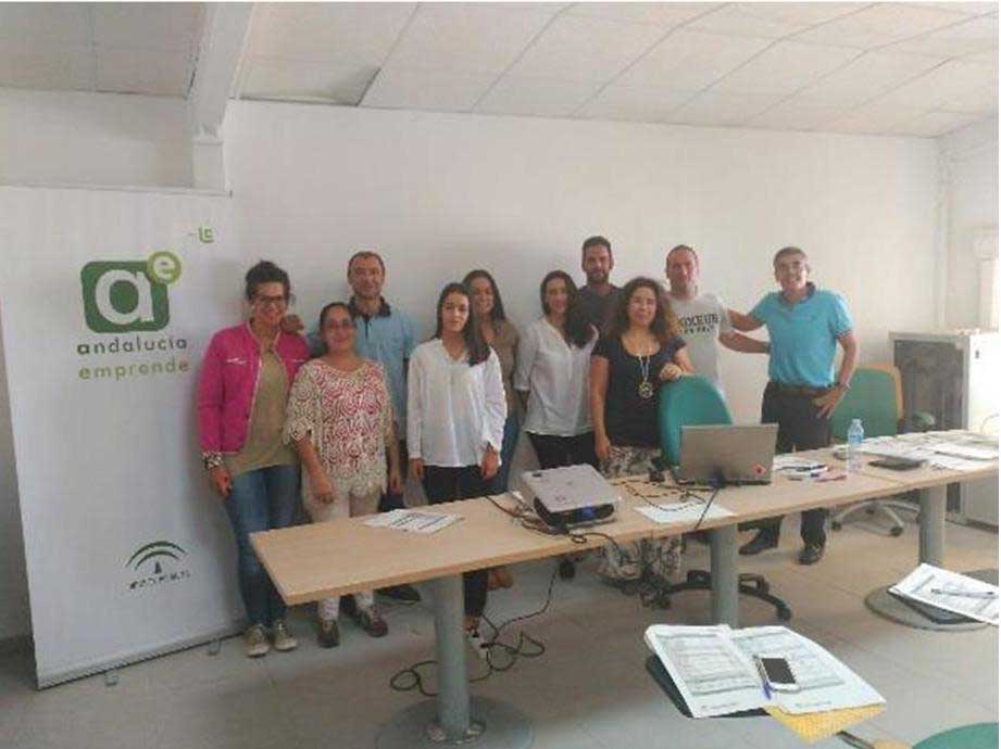 El CADE imparte el taller Crece: capacitacin empresarial 