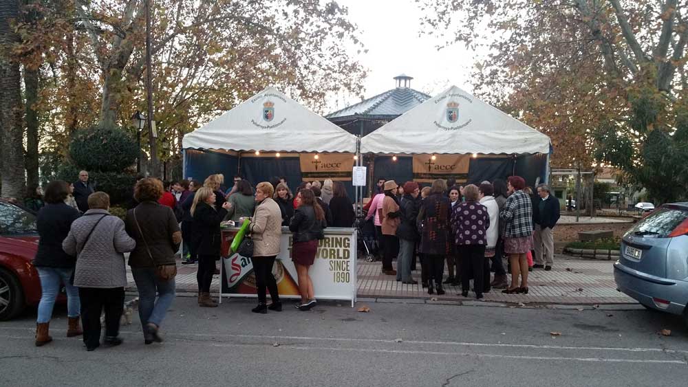 Chocolatada organizada por la AECC en Peñarroya Pueblonuevo