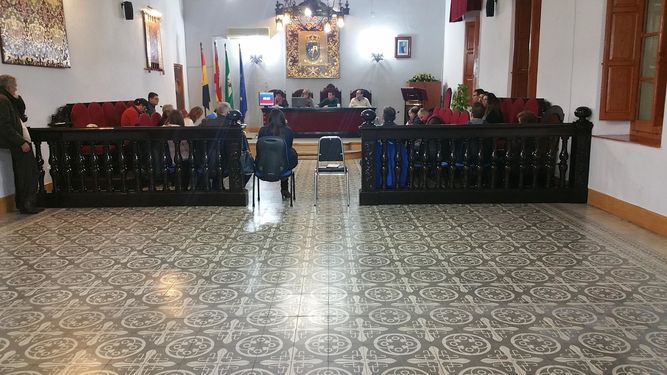 El Pleno exige la conversin del cuartel de la Guardia Civil en puesto principal