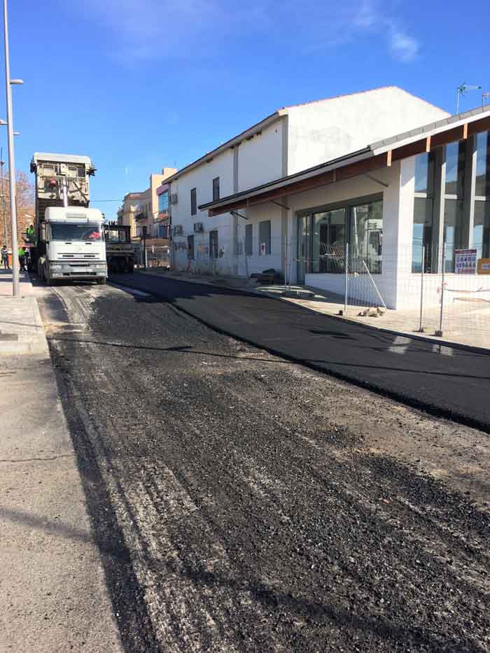 Comienzan los trabajos de construccin del muro de proteccin y el asfaltado de la estacin