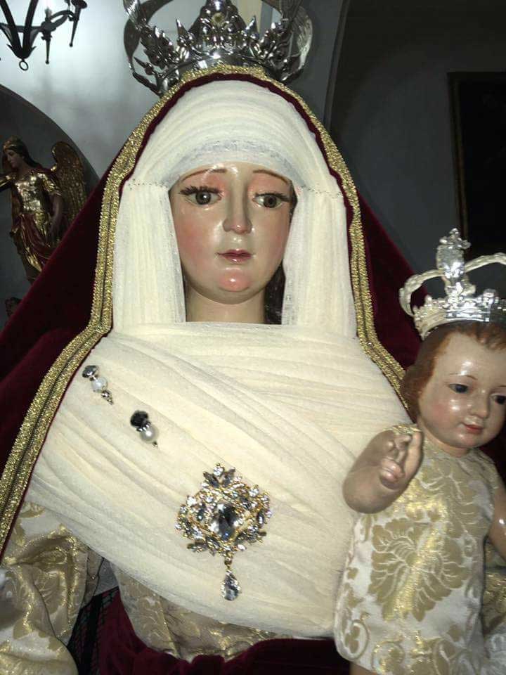 La Virgen de la Candelaria sale en procesin