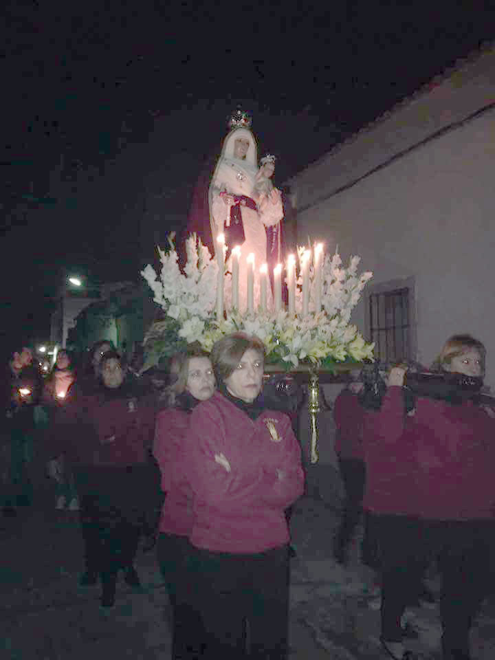 La Virgen de la Candelaria sale en procesin