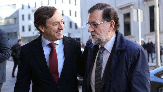 Rafael Hernando y Mariano Rajoy