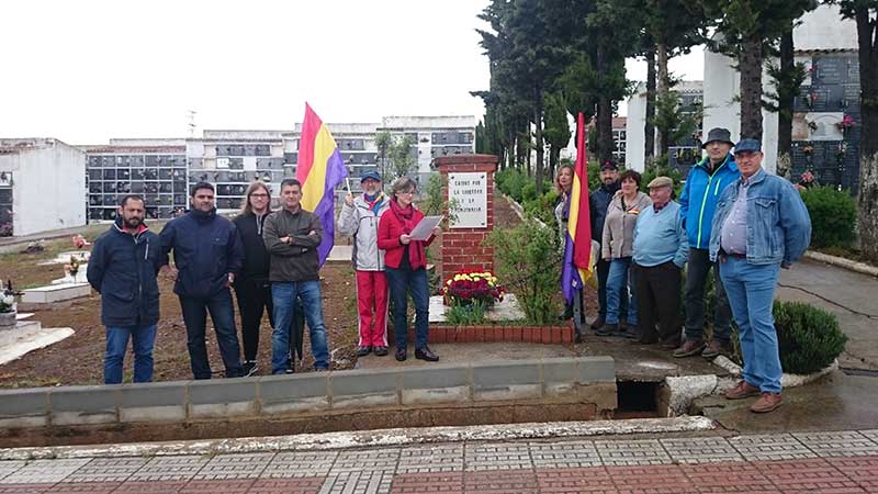 Izquierda Unida rinde homenaje a los cados por la Repblica