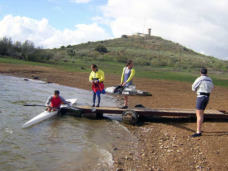 El Ayuntamiento estudia l�neas de ayuda para recuperar el Club N�utico
