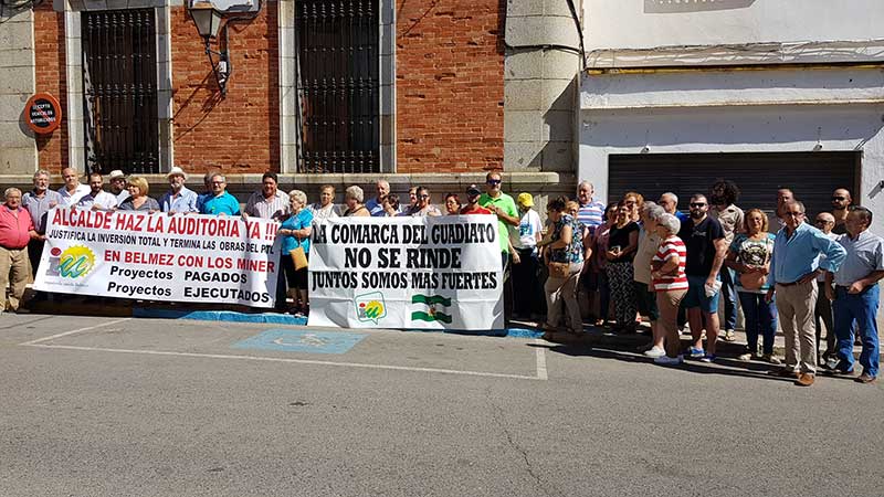 IU inicia una acampada indefinida