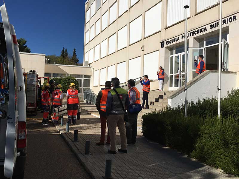 Simulacro de incendio en dependencias de la Escuela Polit�cnica Superior 