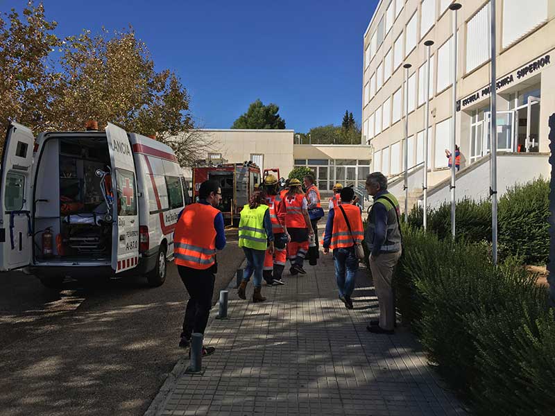 Simulacro de incendio en dependencias de la Escuela Polit�cnica Superior 