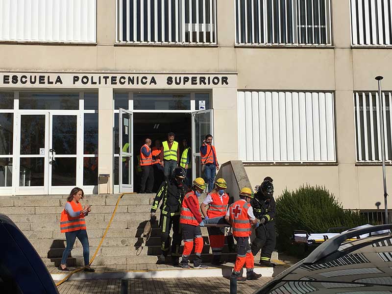 Simulacro de incendio en dependencias de la Escuela Polit�cnica Superior 
