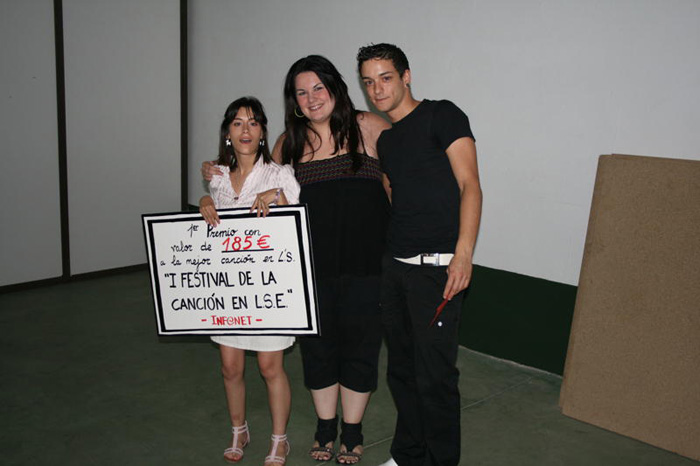 El lenguaje de signos aplicado al teatro y a la m�sica 