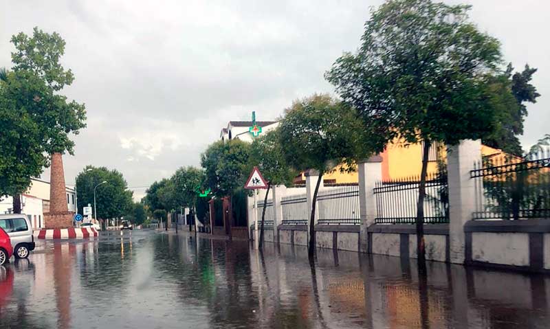 Una fuerte tormenta obliga a los bomberos a realizar varias salidas