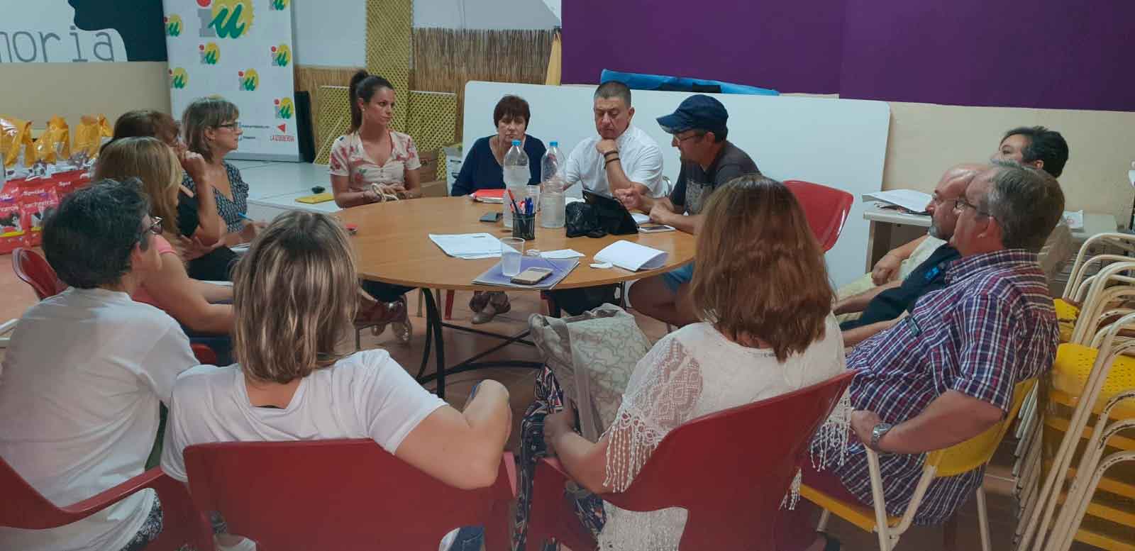  IU entreg un aporte alimenticio a las asociaciones para sus animales