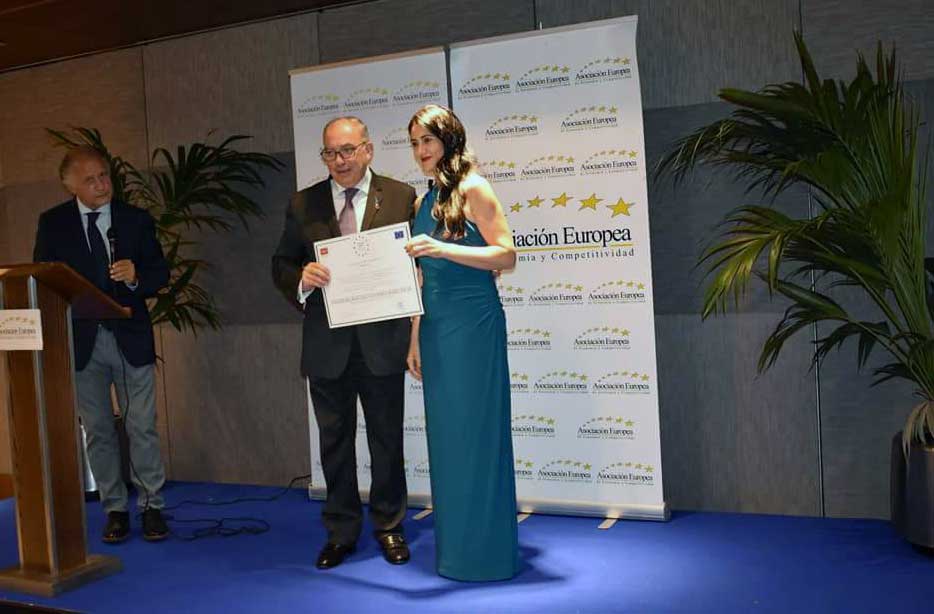 Mara Isabel Payer recibe la medalla de oro europea al mrito en el trabajo