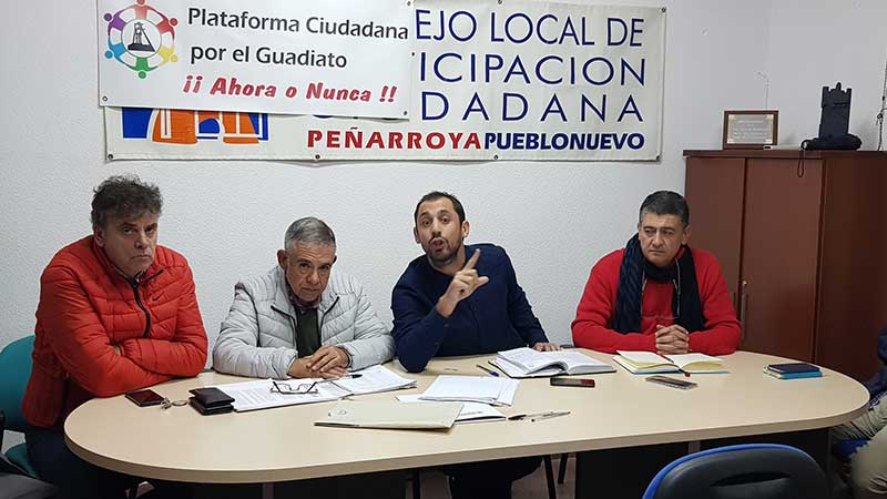 Izquierda Unida se rene con la plataforma ciudadana