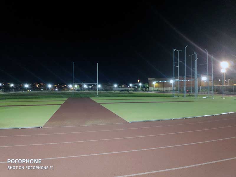 La pista de atletismo dispone ya de iluminacin 