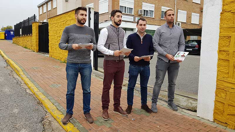 El acto tuvo lugar a las puertas del IES Alto Guadiato