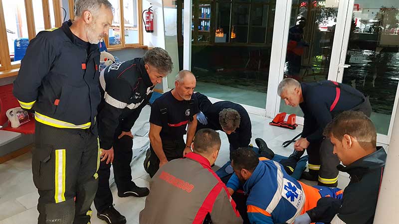 Los bomberos del parque de Peñarroya se forman en atención sanitaria inicial