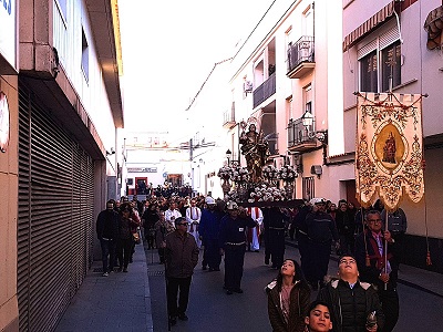 Santa Brbara procesiona un ao ms en Pearroya-Pueblonuevo