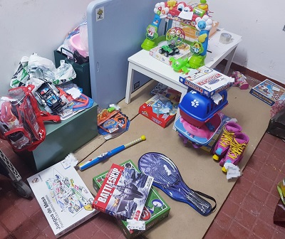 La asociacin A Pico y Pala lleva a cabo un reparto de juguetes