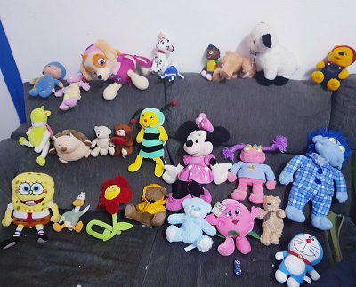 La asociacin A Pico y Pala lleva a cabo un reparto de juguetes