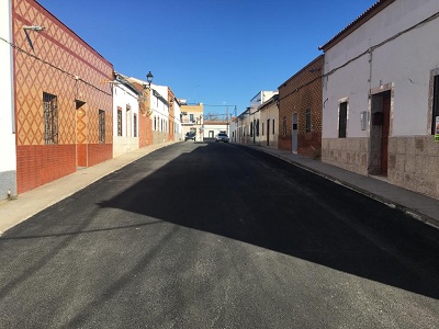 El Ayuntamiento invierte unos 100.000 euros en el plan de asfalto