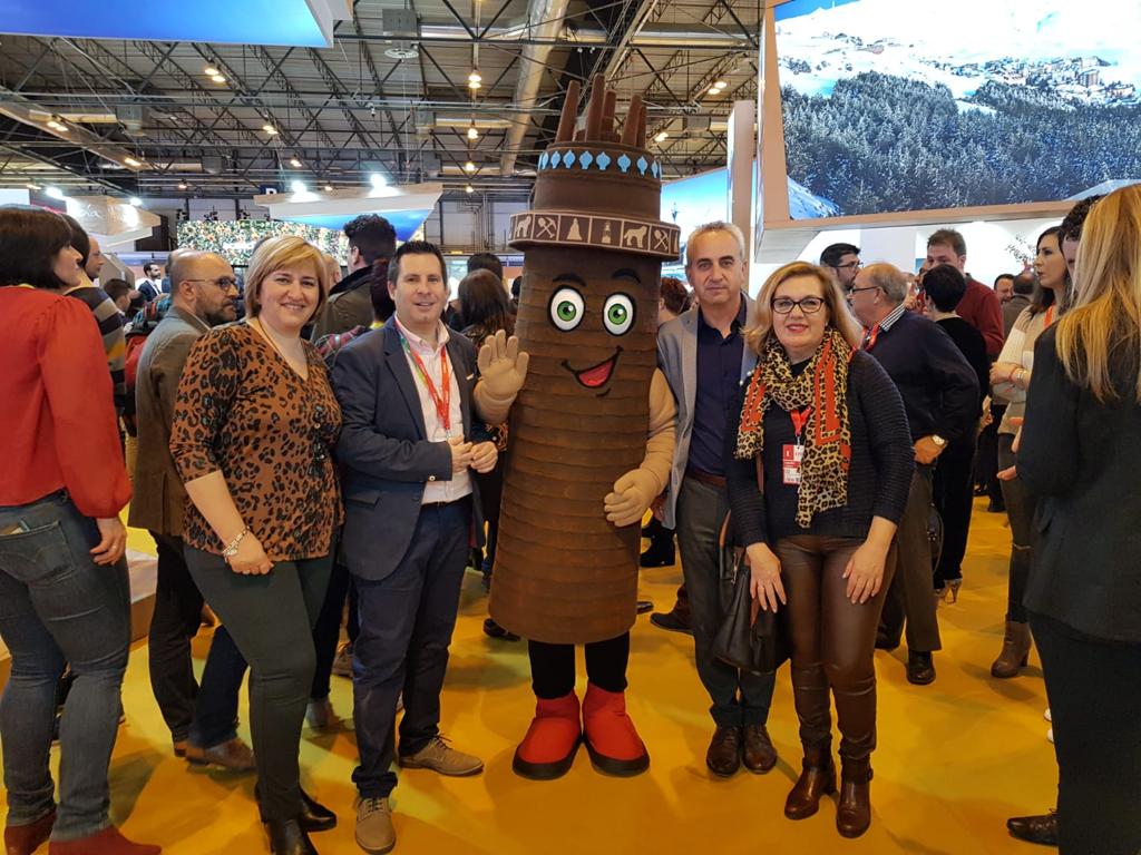 Pearroya presenta en FITUR su nueva mascota 