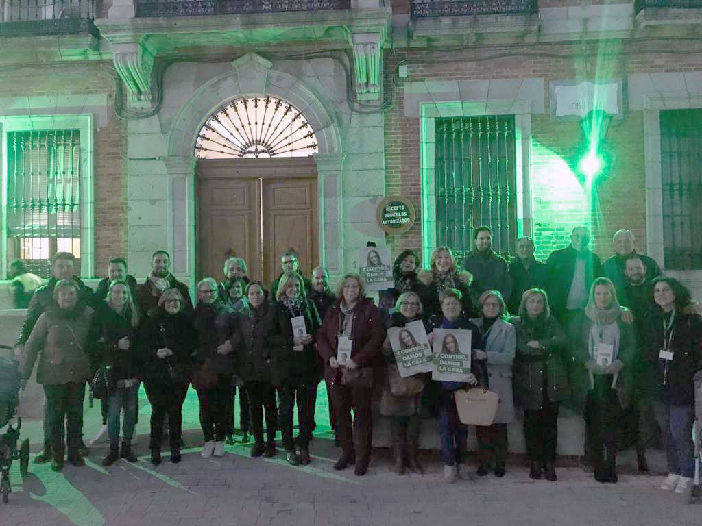 Belmez se ilumin� de verde esperanza