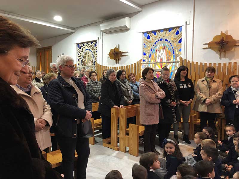 Homenaje a los abuelos en el colegio Presentacin de Mara