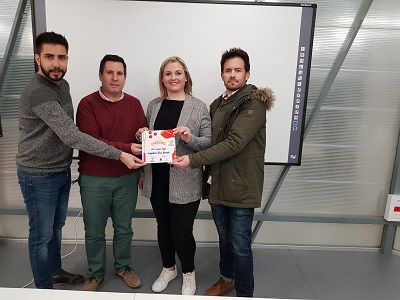 Entrega premios a los ganadores de la ruta de la tapa
