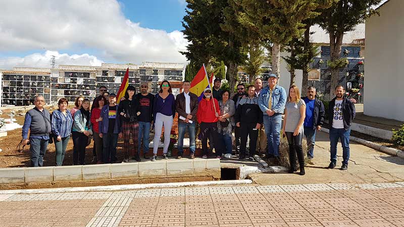 IU rinde un homenaje a los cados en defensa de la Repblica