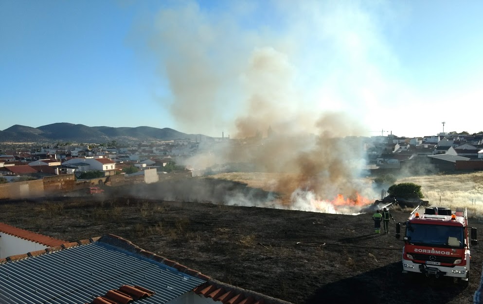 Incendio en  Campo Reseco