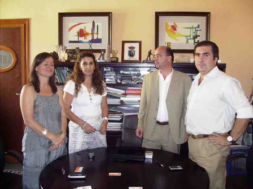 Propietarios y alcaldesa presentan el proyecto