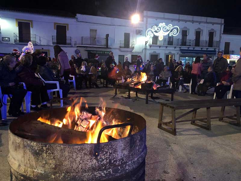 Gran fiesta y hoguera navide�a