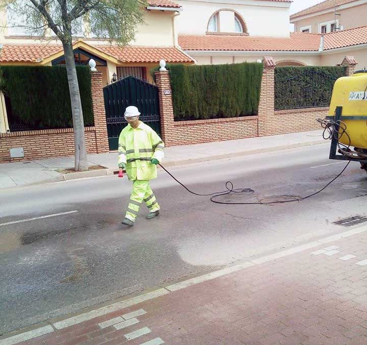 Inicia el proceso de desinfeccin de las calles de la localidad